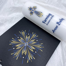 Load image into Gallery viewer, PÁFUGL - kerti+bók <br> <small>Dökkblátt og gull </small>