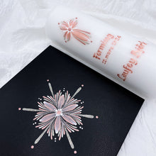 Load image into Gallery viewer, GEISLASÓL - kerti+bók <br> <small>Rosegold og antíksilfur </small>