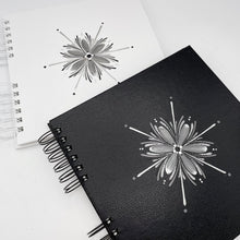 Load image into Gallery viewer, GEISLASÓL - kerti+bók <br> <small>Dökkgrátt, svart og silfur </small>