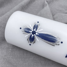 Load image into Gallery viewer, ÍSLANDSKLUKKA - kerti+bók <br> <small>Dökkblátt, hvítt og silfur </small>