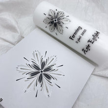 Load image into Gallery viewer, PÁFUGL - kerti+bók <br> <small>Svart, hvítt og silfur </small>