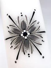 Load image into Gallery viewer, GEISLASÓL<br><small>Dökkgrátt, svart og silfur<br></small>