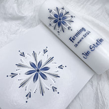 Load image into Gallery viewer, ÍSLANDSKLUKKA - kerti+bók <br> <small>Dökkblátt, hvítt og silfur </small>