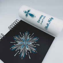 Load image into Gallery viewer, PÁFUGL - kerti+bók <br> <small>Blágrænt og antíksilfurl</small>