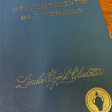 Load image into Gallery viewer, MERKING Á BÓKARKÁPU<br>Fólía<br><small>1 lína miðjuð</small>