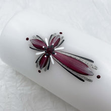 Load image into Gallery viewer, GEISLASÓL - kerti+bók <br> <small>Vínrautt, svart og antíksilfur </small>