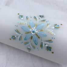 Load image into Gallery viewer, ÍSLANDSSÓL<br><small>Ljós sægrænn, hvítt og gull<br></small>