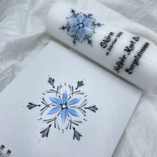 Load image into Gallery viewer, ÍSLANDSSÓL - kerti+bók <br> <small>Ljósblátt, svart og silfur </small>