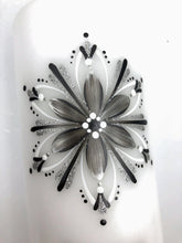 Load image into Gallery viewer, ÍSLANDSKLUKKA<br><small>DÖkkgrátt, svart og silfur<br></small>