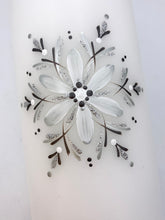 Load image into Gallery viewer, ÍSLANDSSÓL - kerti+bók <br> <small>Hvítt, dökkgrátt og silfur </small>