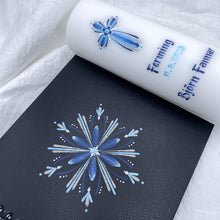 Load image into Gallery viewer, ÍSLANDSKLUKKA - kerti+bók <br> <small>Dökkblátt, túrkis og silfur </small>