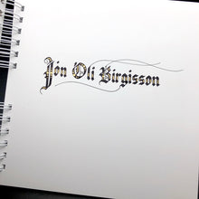 Load image into Gallery viewer, BLACKLETTER SKRAUTSKRIFT<br>LIVE NETNÁMSKEIÐ<br>fyrir byrjendur<br><small>16. okt., 23. okt. og 6. nóv. 2025</small>