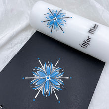 Load image into Gallery viewer, GEISLASÓL - kerti+bók <br> <small>Túrkís, svart og silfur </small>