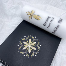 Load image into Gallery viewer, Lítil Íslandssól - kerti+bók <br> <small>Gull, hvítt og svart </small>