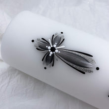 Load image into Gallery viewer, PÁFUGL - kerti+bók <br> <small>Svart, hvítt og silfur </small>