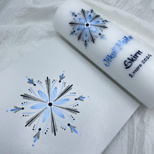 Load image into Gallery viewer, ÍSLANDSKLUKKA - kerti+bók <br> <small>Ljósblátt, dökkblátt og silfur </small>