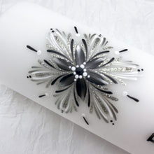 Load image into Gallery viewer, PÁFUGL - kerti+bók <br> <small>Svart, hvítt og silfur </small>