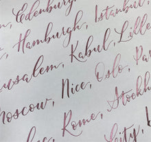 Load image into Gallery viewer, MODERN CALLIGRAPHY<br>LIVE NETNÁMSKEIÐ<br>fyrir byrjendur<br><small>Hefst 20. mars 2025</small>