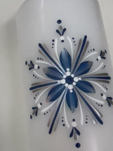 Load and play video in Gallery viewer, ÍSLANDSKLUKKA<br><small>Dökkblátt, hvítt og silfur, ekki glimmer <br></small>