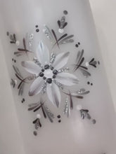 Load and play video in Gallery viewer, ÍSLANDSSÓL<br><small>Hvítt, svart og silfur<br></small>