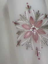 Load and play video in Gallery viewer, ÍSLANSKLUKKA<br><small>Antíkbleikt, hvítt og antíksilfur<br></small>