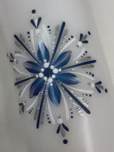 Load and play video in Gallery viewer, ÍSLANDSKLUKKA<br><small>Dökkblátt, hvítt og silfur<br></small>