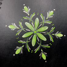 Load image into Gallery viewer, ÍSLANDSSÓL <br> <small>Eplagrænt og silfur</small>