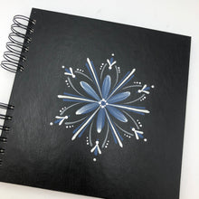 Load image into Gallery viewer, ÍSLANDSKLUKKA - kerti+bók <br> <small>Dökkblátt, hvítt og silfur<br>ekki með glimmeri </small>