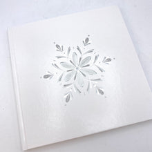 Load image into Gallery viewer, ÍSLANDSSÓL - kerti+bók <br> <small>Hvítt og silfur </small>