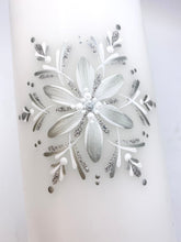 Load image into Gallery viewer, ÍSLANDSSÓL - kerti+bók <br> <small>Hvítt og silfur </small>