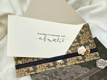 Load image into Gallery viewer, UMSLAGAKORT<br><small>Handunnið umslag með einföldu korti</small>