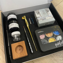 Load image into Gallery viewer, MODERN CALLIGRAPHY SKRAUTSKRIFTARPAKKI<br>í gjafapakkningu