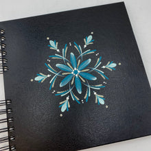 Load image into Gallery viewer, ÍSLANDASÓL - kerti+bók <br> <small>Blágrænt og antíksilfur </small>