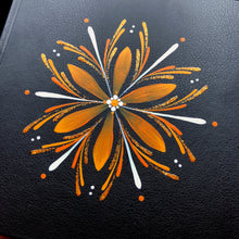 Load image into Gallery viewer, GEISLASÓL <br> <small>Appelsínugult og hvítt </small>