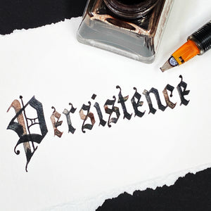 BLACKLETTER SKRAUTSKRIFT<br>LIVE NETNÁMSKEIÐ<br>fyrir byrjendur<br><small>3. sept, 10. sept og 1. okt 2024</small>