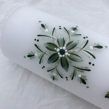 Load image into Gallery viewer, ÍSLANDSSÓL - kerti+bók &lt;br&gt; &lt;small&gt;Eucolyptus grænt og silfur&lt;/small&gt;
