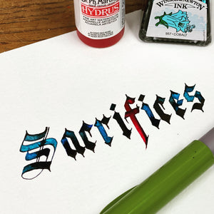 BLACKLETTER SKRAUTSKRIFT<br>LIVE NETNÁMSKEIÐ<br>fyrir byrjendur<br><small>3. sept, 10. sept og 1. okt 2024</small>