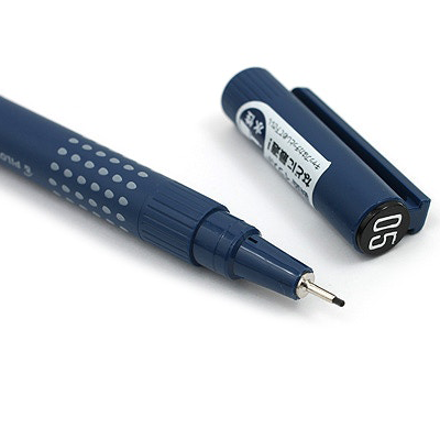 PILOT DRAWING PEN 05<br>Fínn teiknipenni<br><small>1.2mm svartur</small>