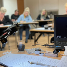 Load image into Gallery viewer, MODERN CALLIGRAPHY&lt;br&gt;LIVE NETNÁMSKEIÐ&lt;br&gt;fyrir byrjendur&lt;br&gt;&lt;small&gt;23. 30. maí og 6. júní 2023&lt;/small&gt;
